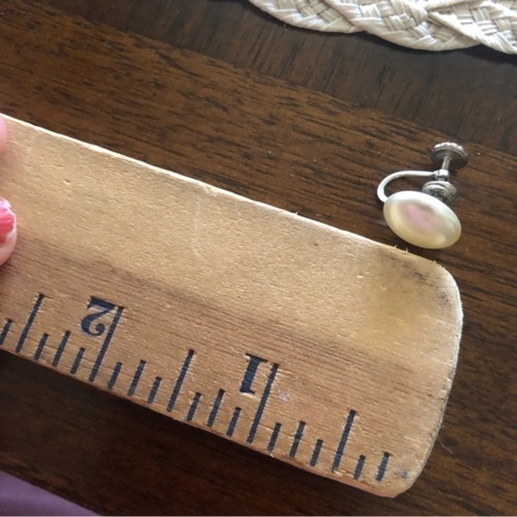 Vintage  Screwback Earrings - Picture 3 of 3